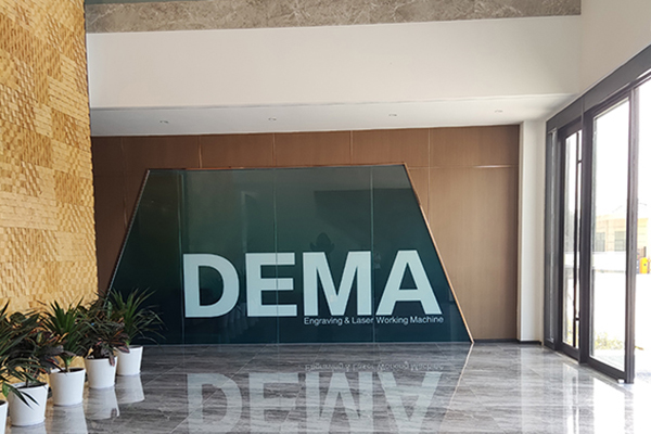 得馬DEMA